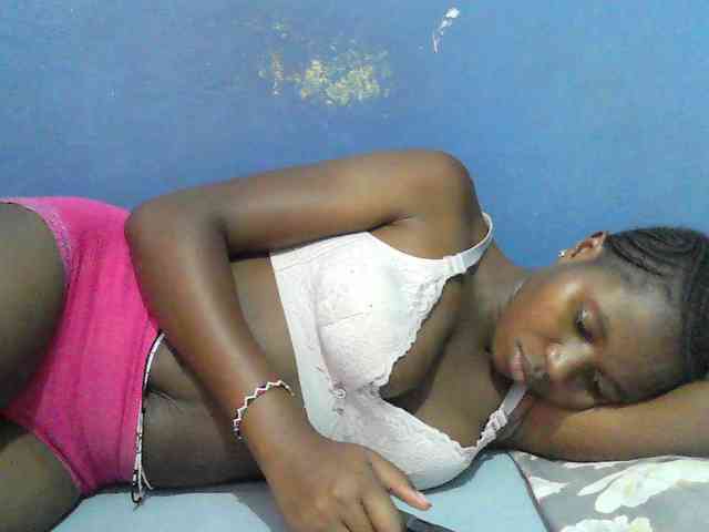 Mystiq-Ella webcam