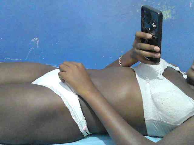 Mystiq-Ella webcam