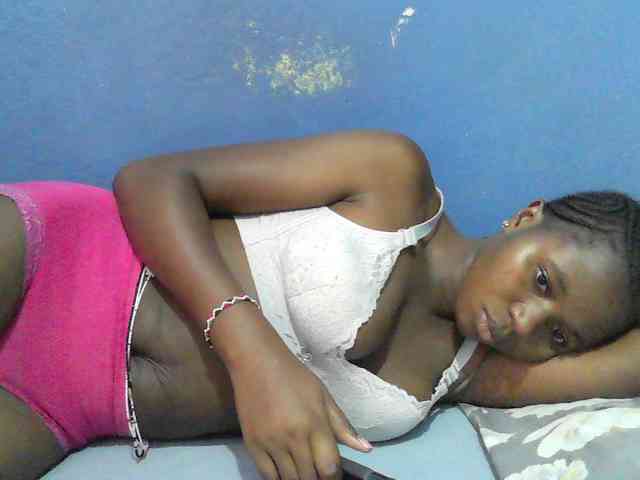 Mystiq-Ella webcam