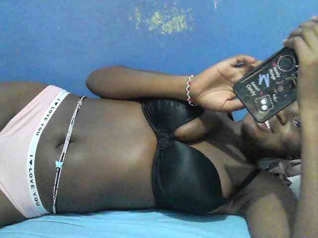 Mystiq-Ella webcam