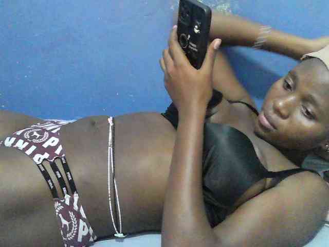 Mystiq-Ella webcam