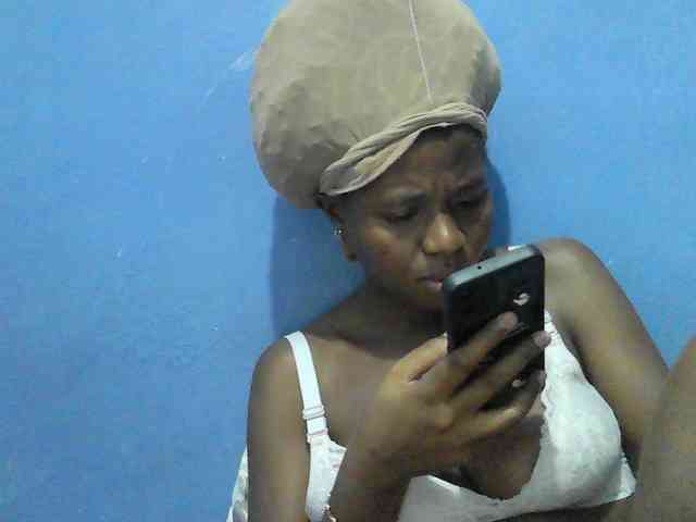 Mystiq-Ella webcam