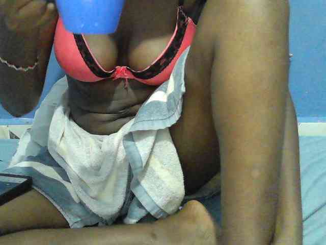 Mystiq-Ella webcam