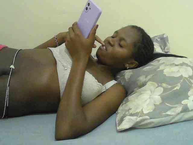 Mystiq-Ella webcam