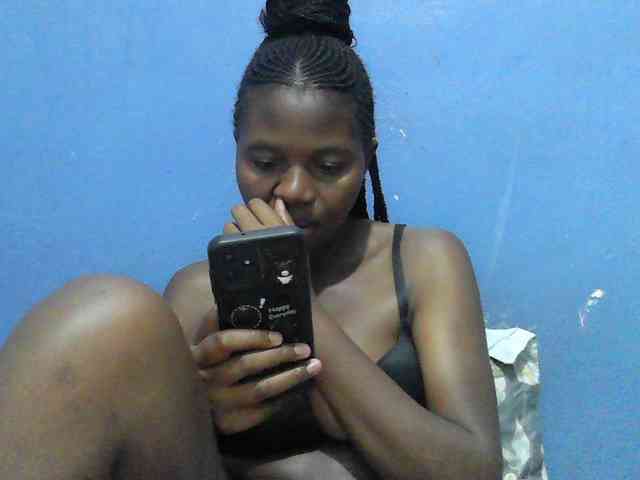 Mystiq-Ella webcam