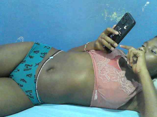 Mystiq-Ella webcam