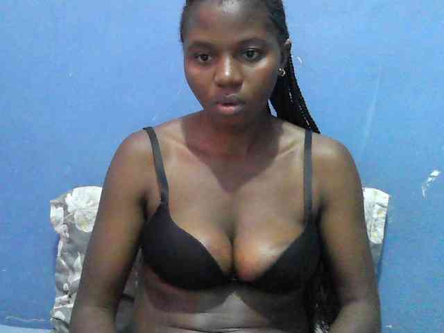 Mystiq-Ella webcam