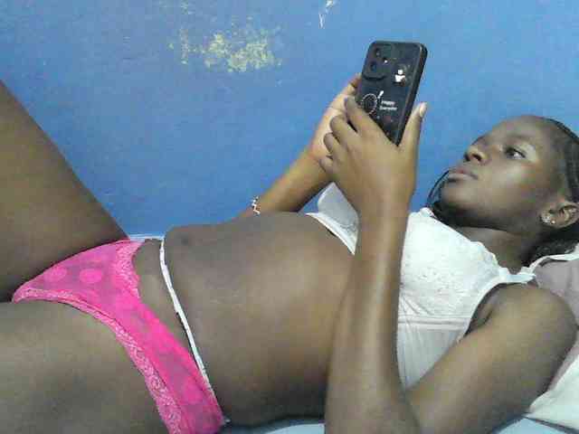Mystiq-Ella webcam