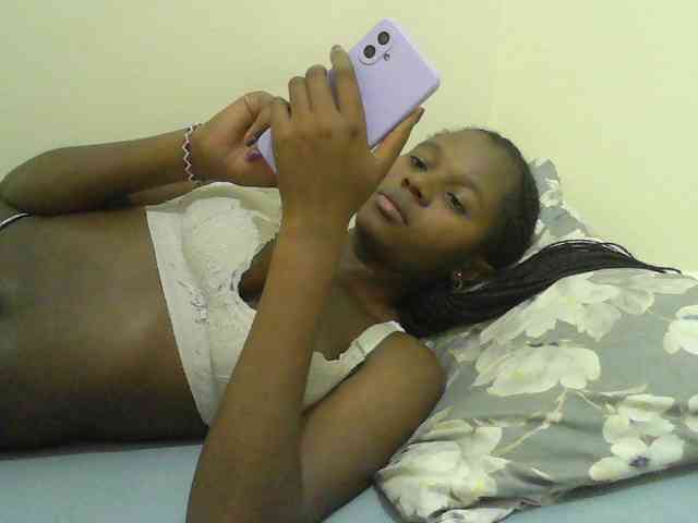 Mystiq-Ella webcam