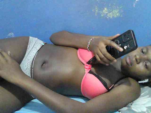 Mystiq-Ella webcam