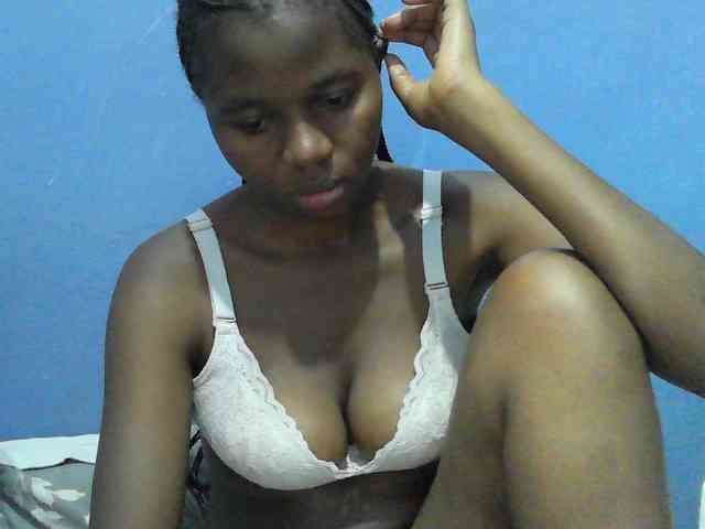 Mystiq-Ella webcam