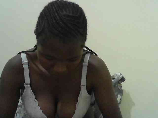 Mystiq-Ella webcam