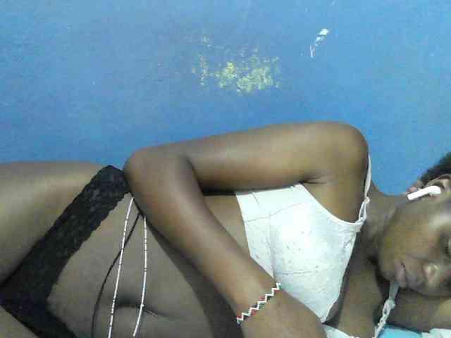 Mystiq-Ella webcam
