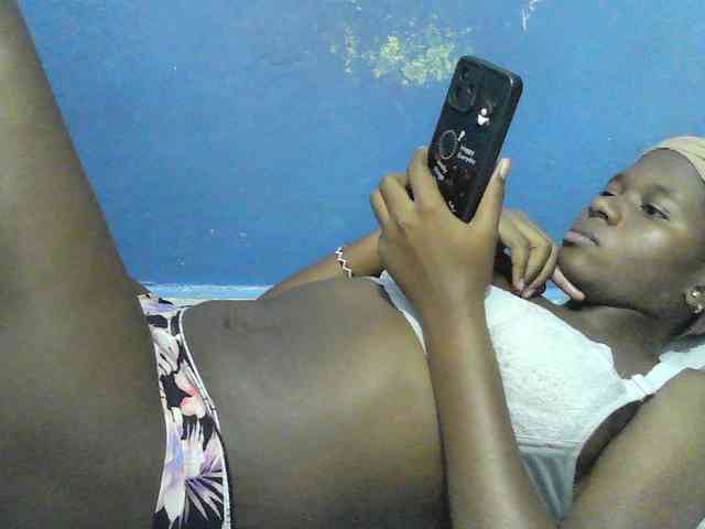 Mystiq-Ella webcam