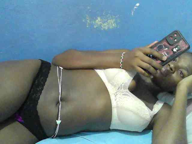 Mystiq-Ella webcam