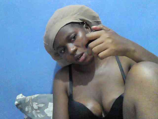 Mystiq-Ella webcam