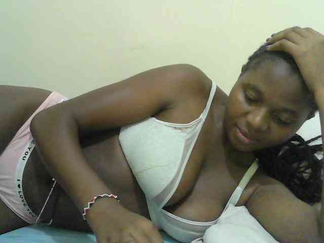 Mystiq-Ella webcam