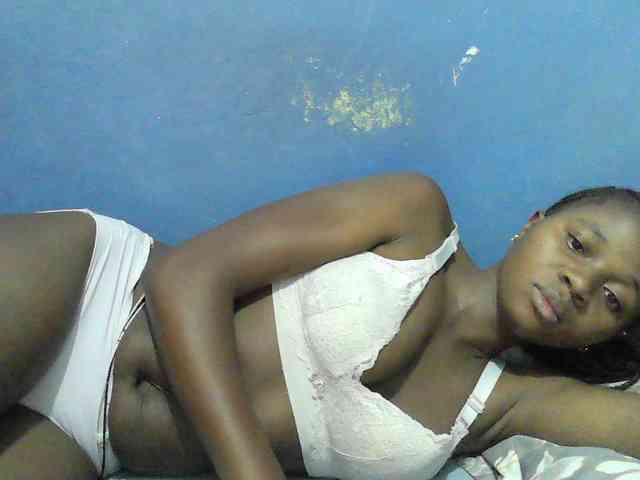 Mystiq-Ella webcam