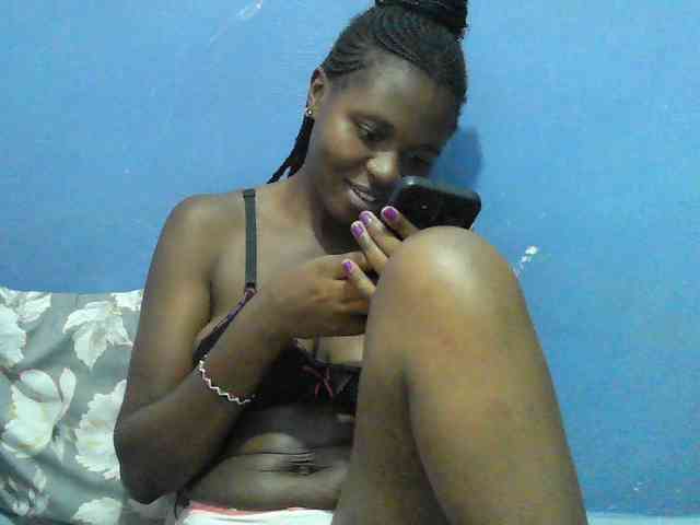 Mystiq-Ella webcam