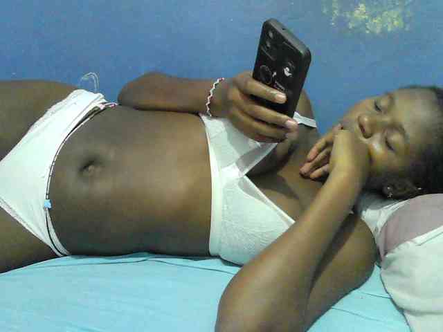 Mystiq-Ella webcam