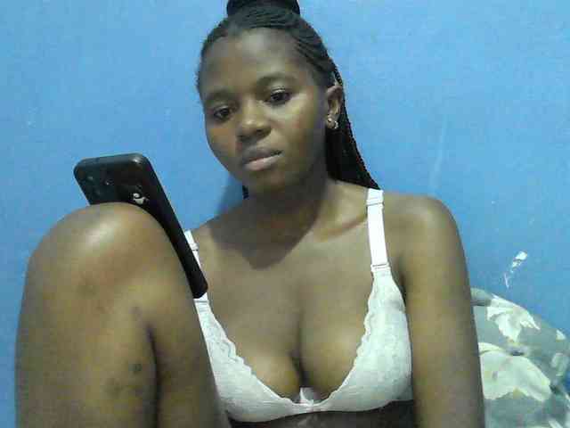 Mystiq-Ella webcam