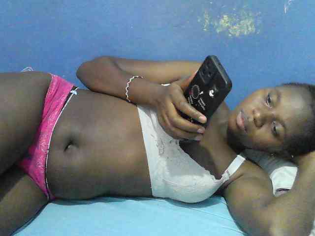 Mystiq-Ella webcam