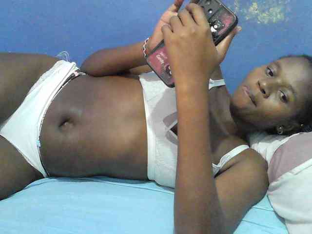 Mystiq-Ella webcam