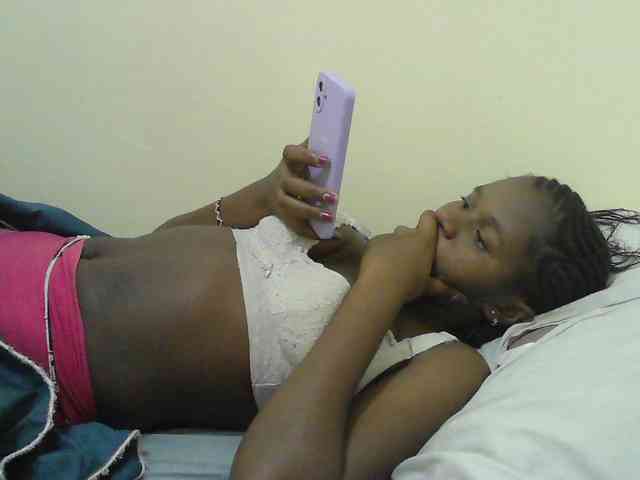 Mystiq-Ella webcam