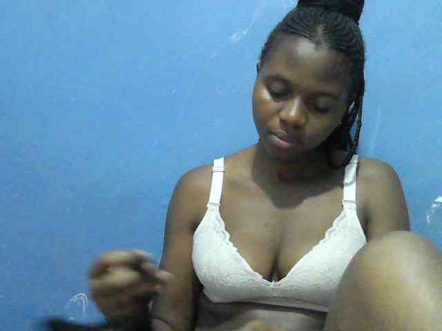 Mystiq-Ella webcam