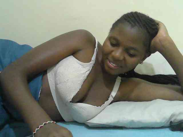 Mystiq-Ella webcam