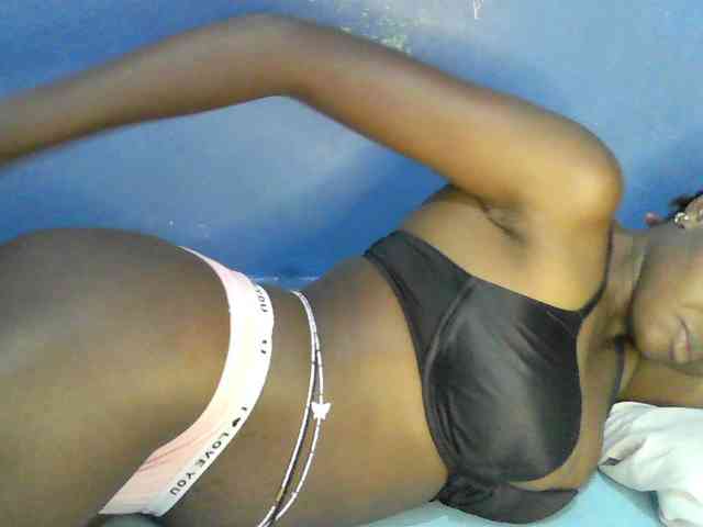 Mystiq-Ella webcam