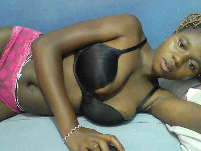 Mystiq-Ella webcam