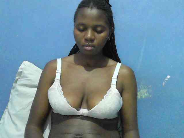 Mystiq-Ella webcam