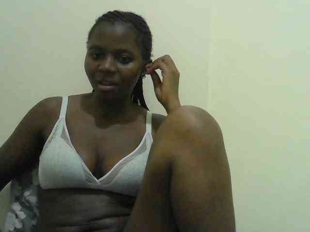 Mystiq-Ella webcam