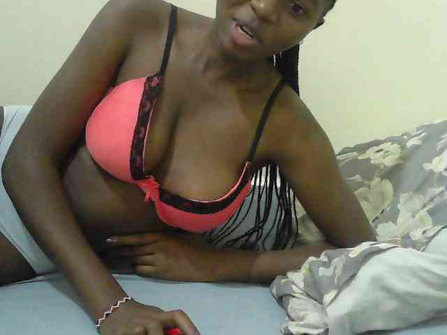 Mystiq-Ella Live Webcam on BongaCams