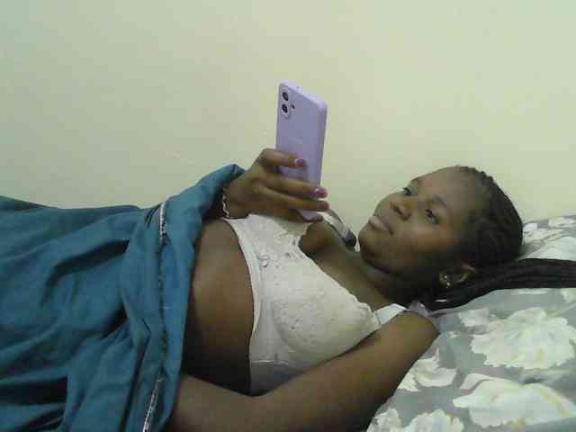 Mystiq-Ella webcam