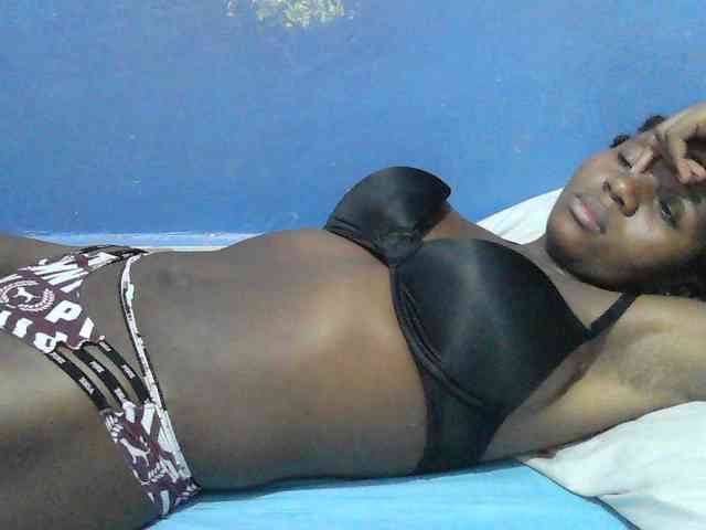 Mystiq-Ella webcam
