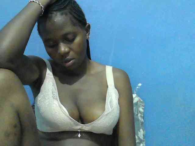 Mystiq-Ella webcam