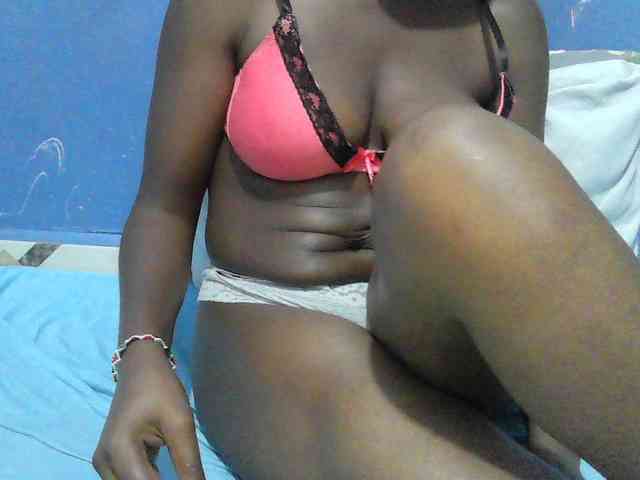 Mystiq-Ella webcam