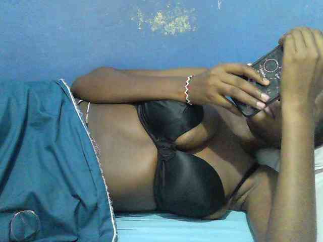 Mystiq-Ella webcam
