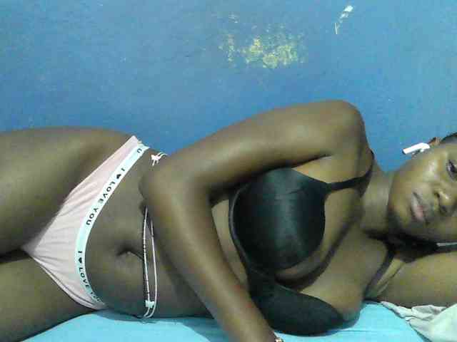 Mystiq-Ella webcam