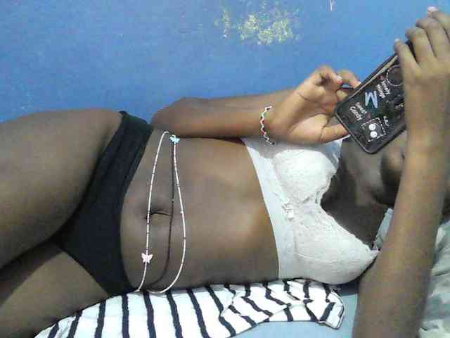 Mystiq-Ella webcam