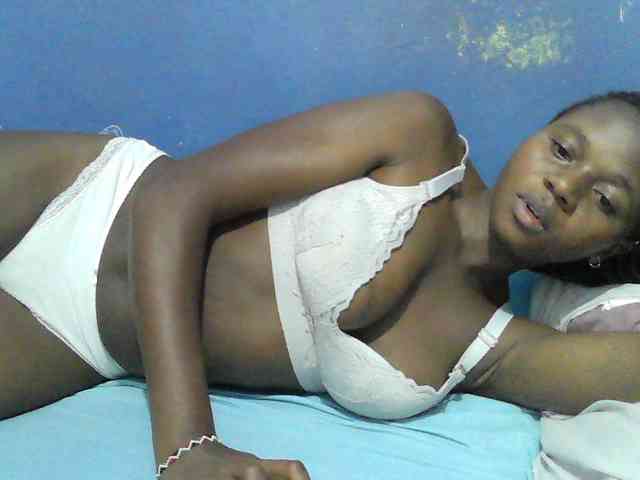 Mystiq-Ella webcam