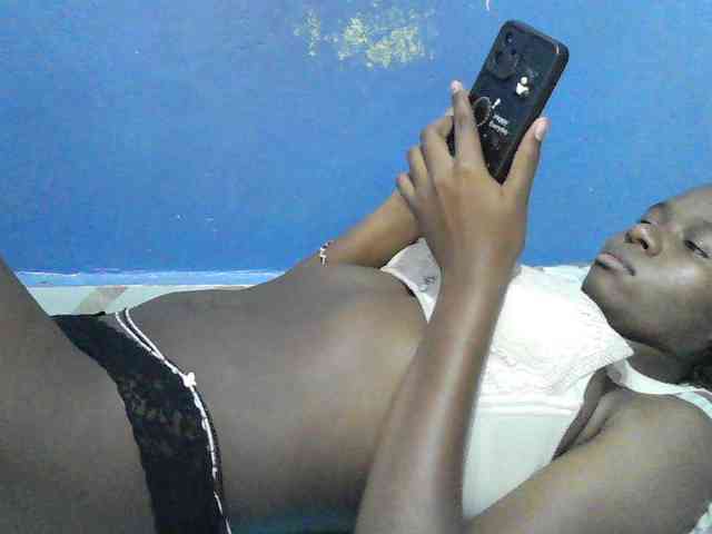 Mystiq-Ella webcam