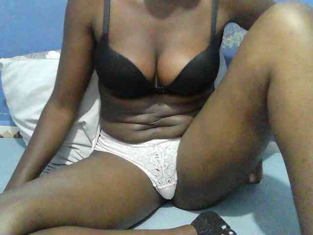 Mystiq-Ella webcam