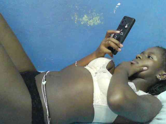 Mystiq-Ella webcam