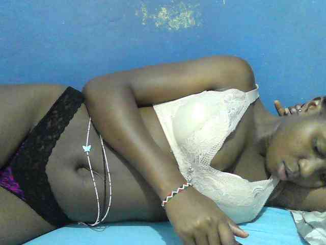 Mystiq-Ella webcam