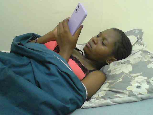 Mystiq-Ella webcam