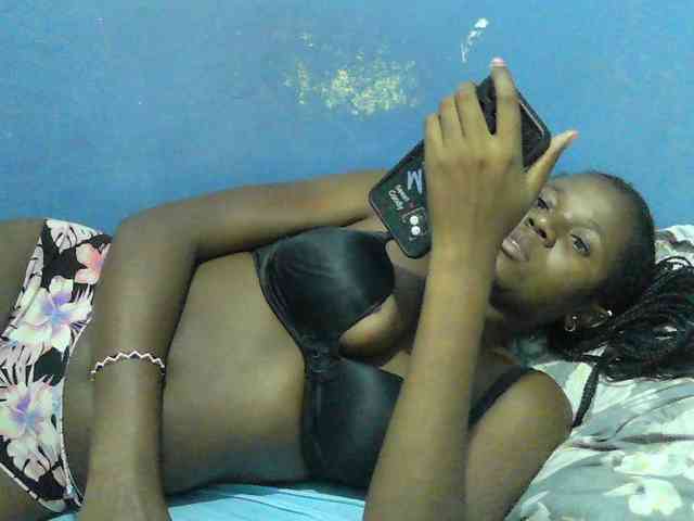Mystiq-Ella webcam