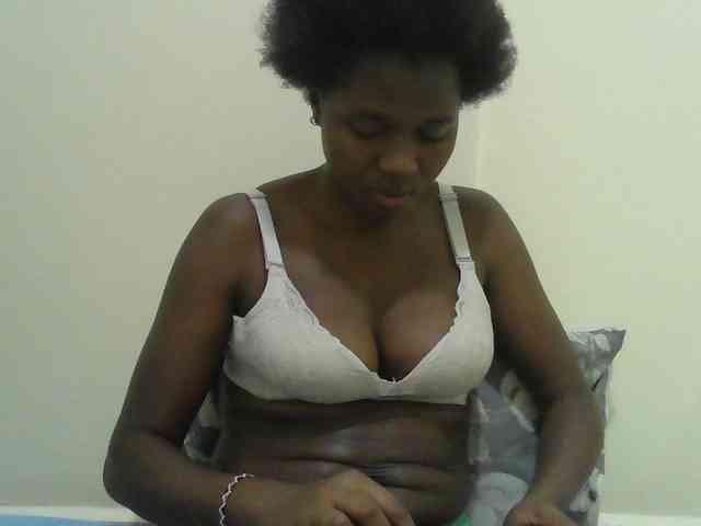 Mystiq-Ella webcam
